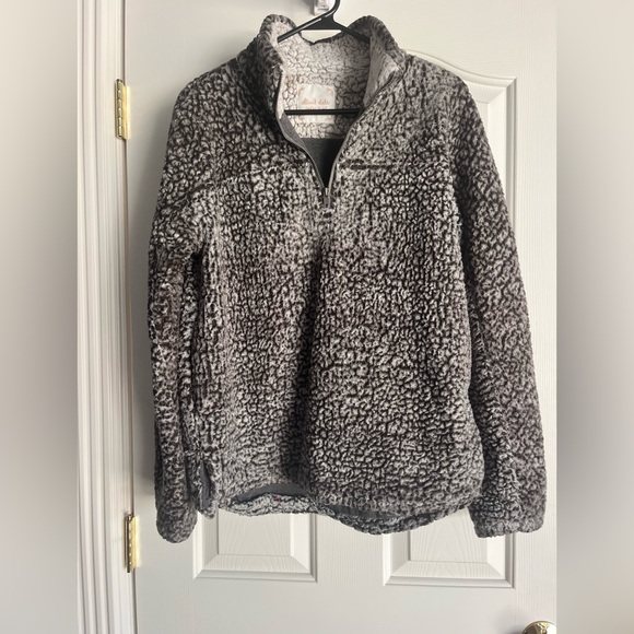 Pullover-1/4 zip - Picture 1 of 3